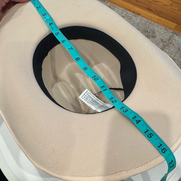 Beige Hat with Red white & Blue Bandana-get festival ready❤️🤍💙 great anytime❤️🤍💙 - Picture 6 of 9